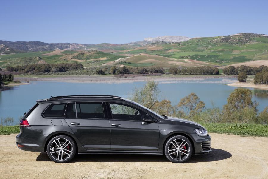  Volkswagen Golf GTD Variant 2015 года  (фото 6 из 25)